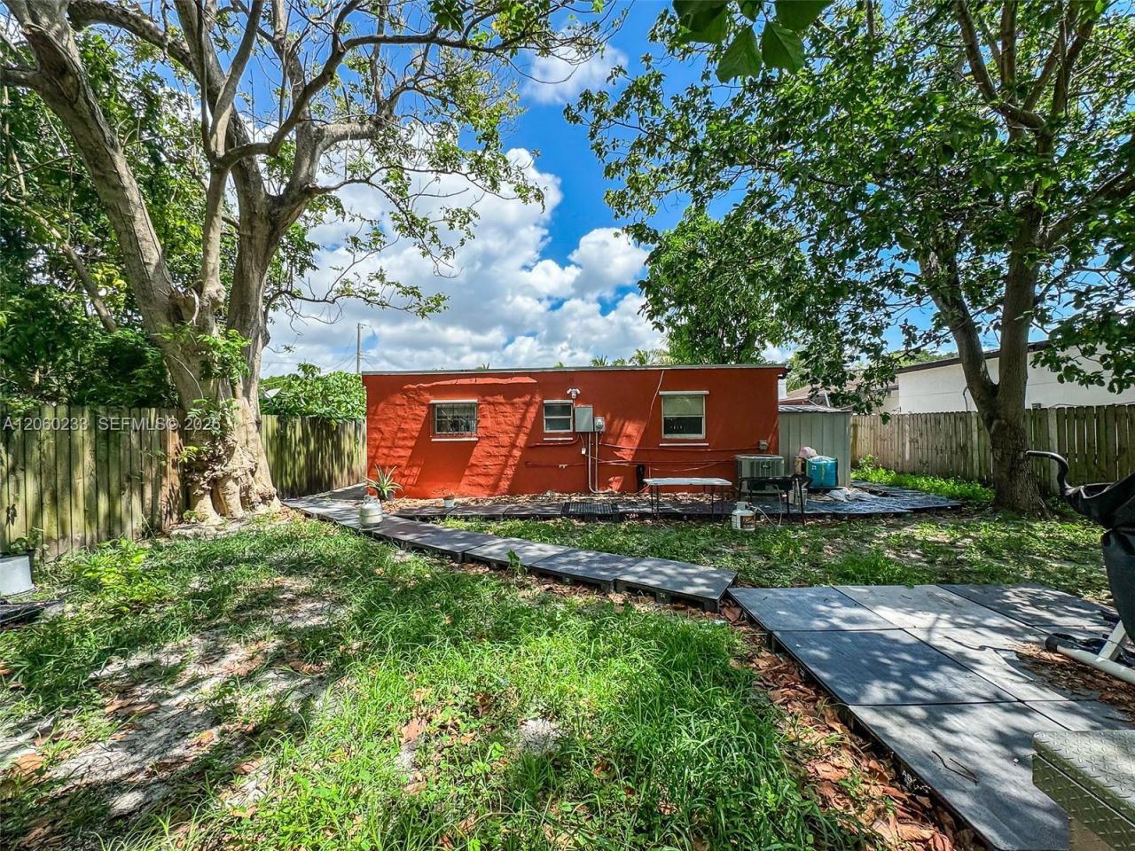 578 NW 97th St , Miami, FL 33150 Photo