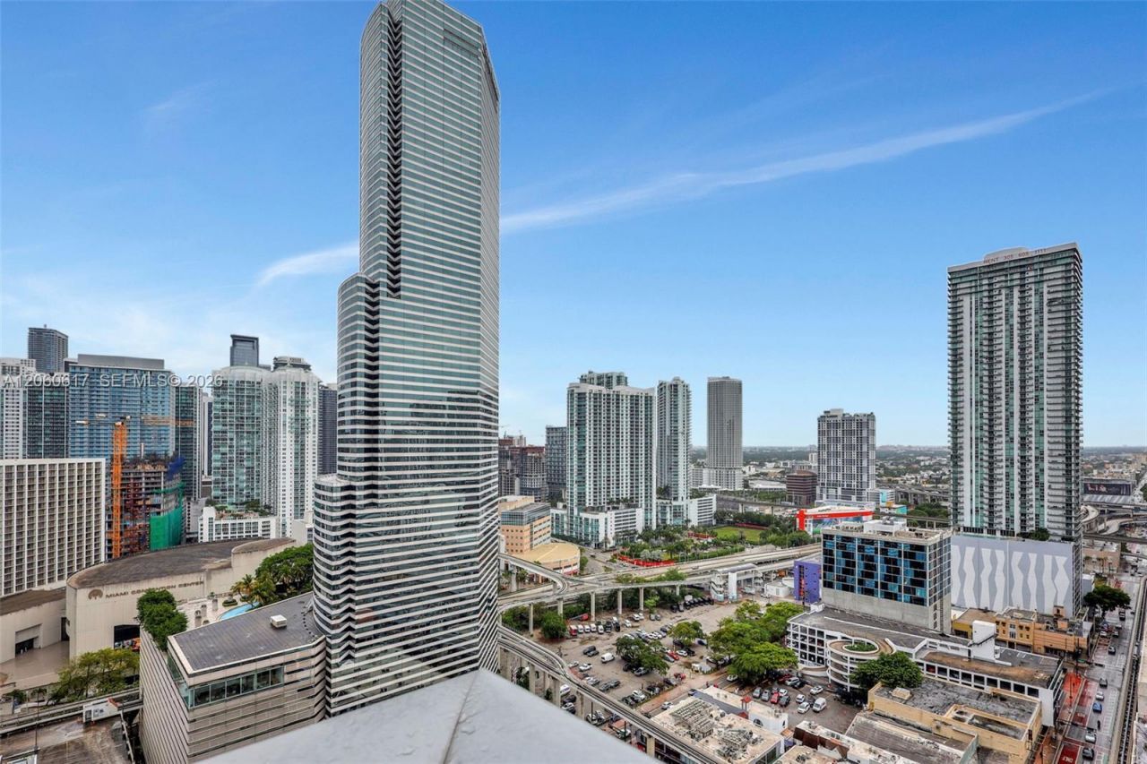 151 SE 1st St , Unit 2511, Miami, FL 33131 Photo