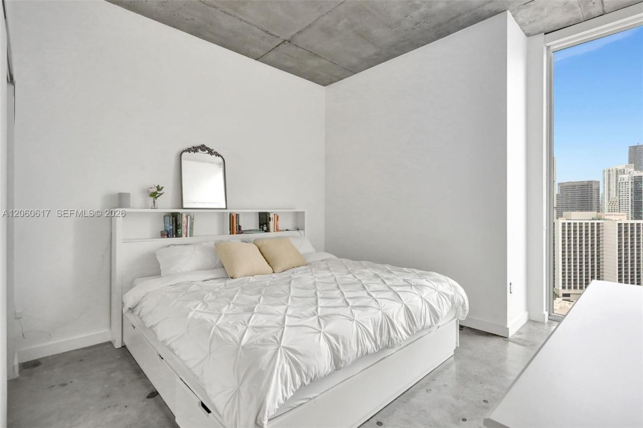 151 SE 1st St , Unit 2511, Miami, FL 33131 Photo
