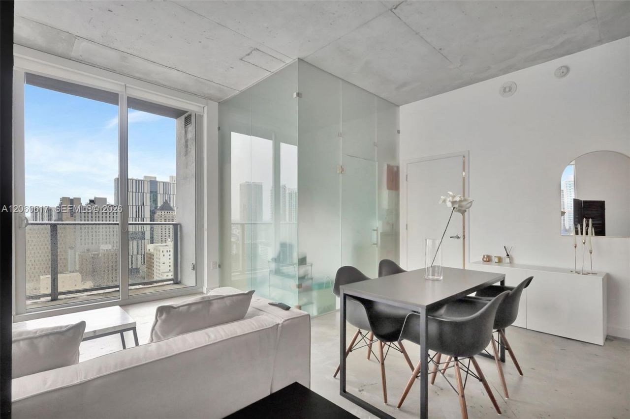 151 SE 1st St , Unit 2511, Miami, FL 33131 Photo