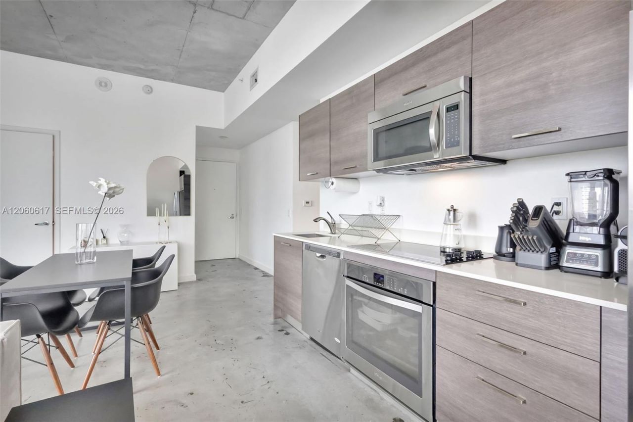 151 SE 1st St , Unit 2511, Miami, FL 33131 Photo