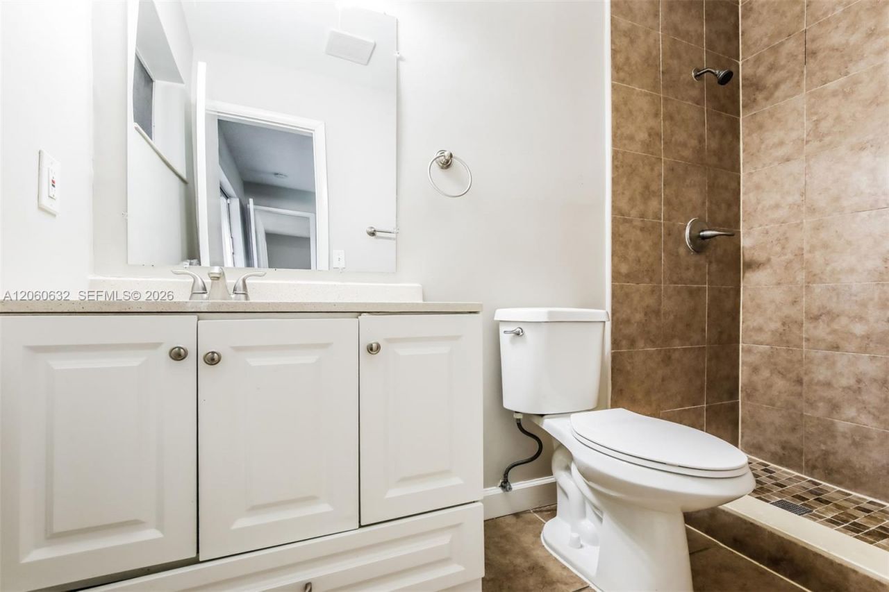 4896 NW 6th Ct, Plantation, FL 33317 Photo