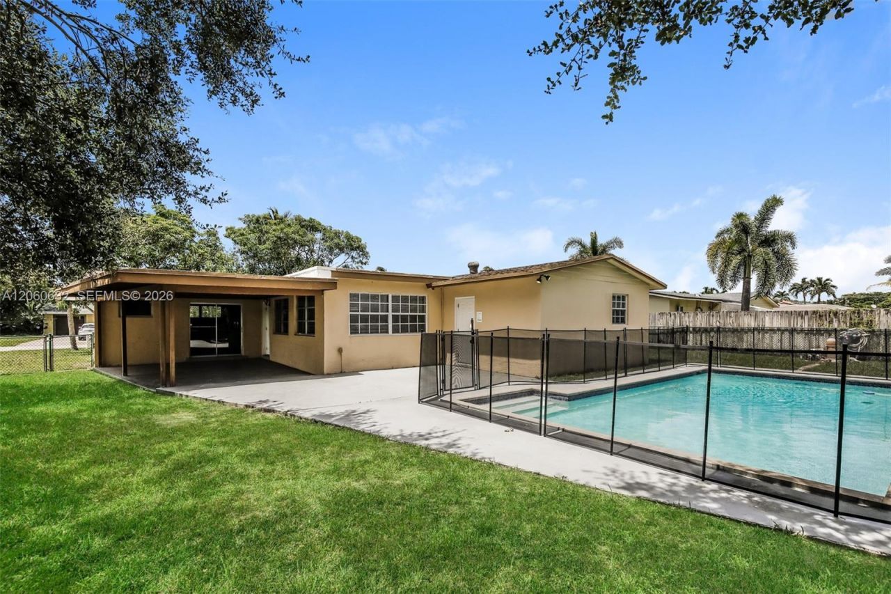 4896 NW 6th Ct, Plantation, FL 33317 Photo