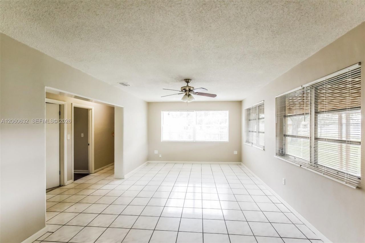 4896 NW 6th Ct, Plantation, FL 33317 Photo