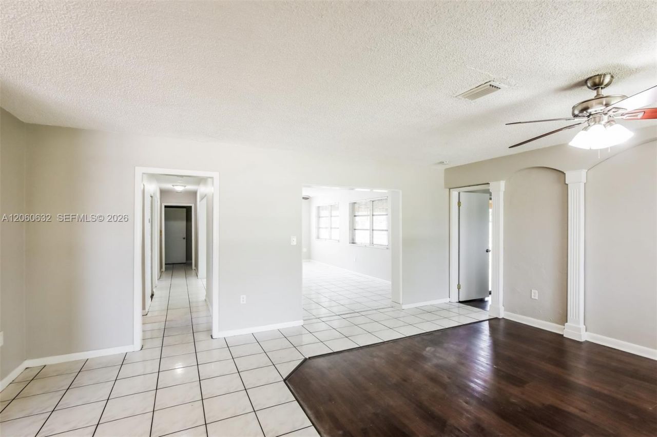 4896 NW 6th Ct, Plantation, FL 33317 Photo