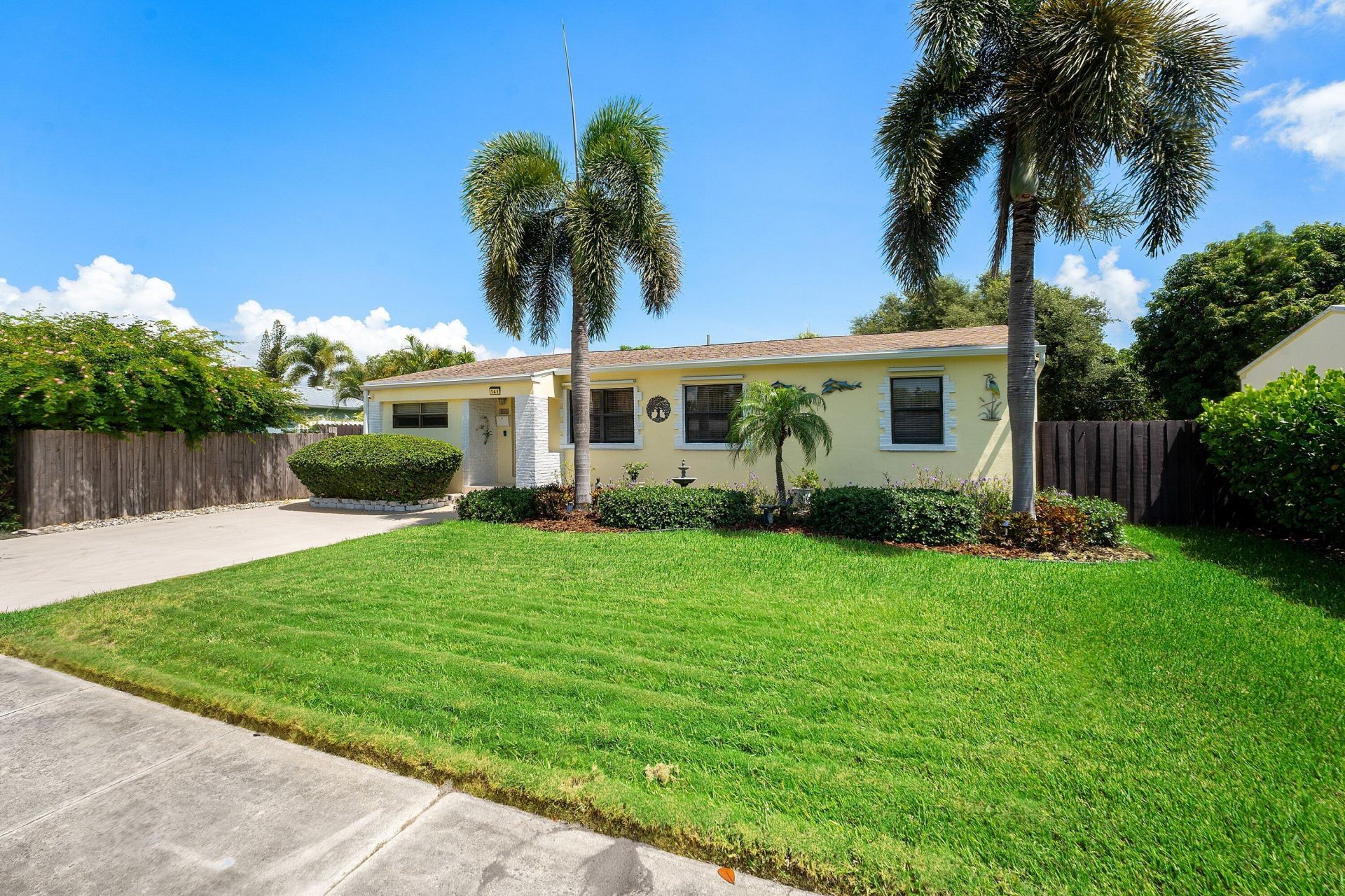 141 Date Palm Drive, Lake Park, FL 33403 Photo