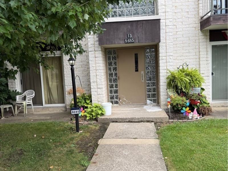 8685 N Akins Road, Unit 204, North Royalton, OH 44133 Photo 1