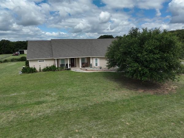 1590 Highway 588 , Comanche, TX 76442