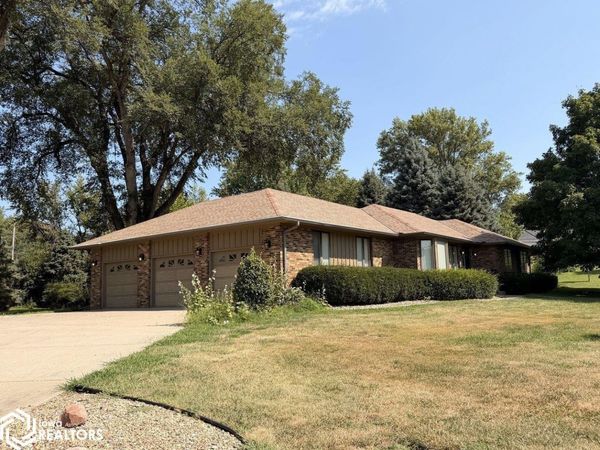 102 Sleepy Hollow Drive, Shenandoah, IA 51601