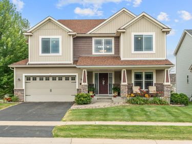950 Drew Drive, Woodbury, MN 55129