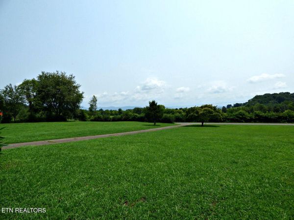 452 Wells Spring Rd, Dandridge, TN 37725