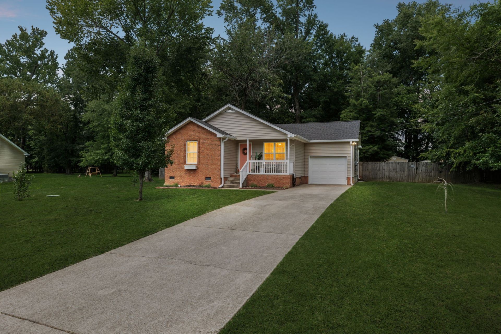 807 Jonathan Dr, Lebanon, TN 37087 Main Photo