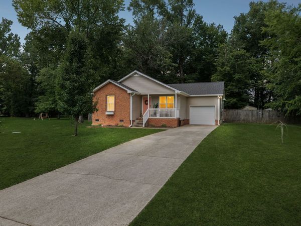 807 Jonathan Dr, Lebanon, TN 37087