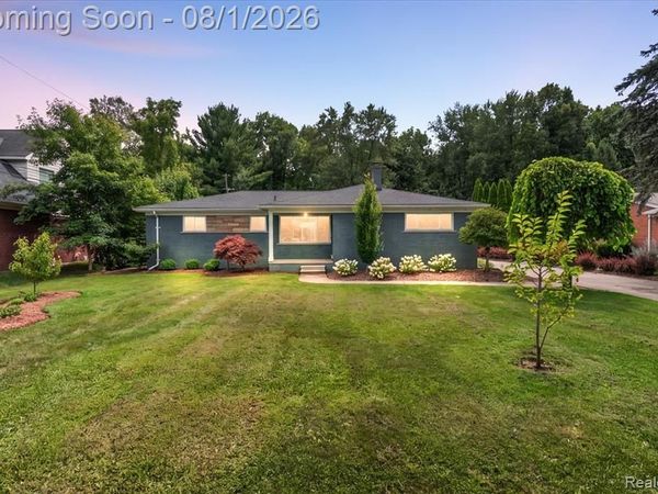 660 Sylvanwood Drive, Troy, Mi 48085