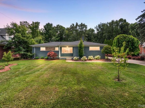 660 Sylvanwood Drive, Troy, Mi 48085