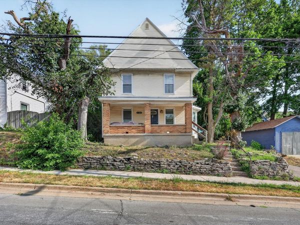 909 Hall Street SE, Grand Rapids, MI 49507