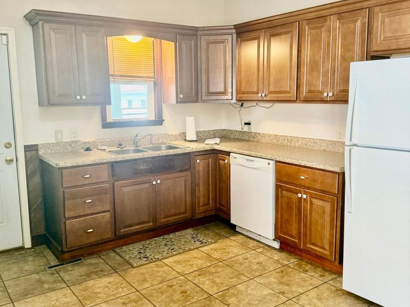 414 E Mound Street , Circleville, OH 43113 Photo 4