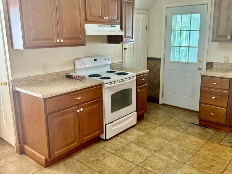 414 E Mound Street , Circleville, OH 43113 Photo 5