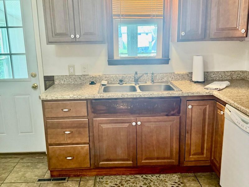 414 E Mound Street , Circleville, OH 43113 Photo 6