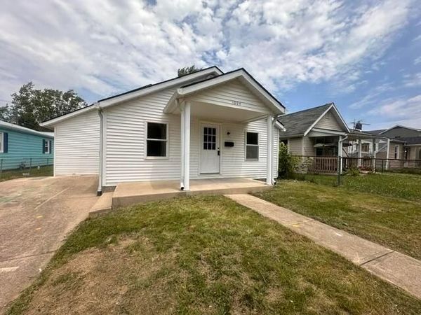 1004 Willard Street , Washington Court House, OH 43160