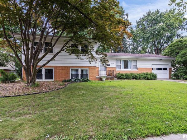 2212 FAIRWAY Drive, Springfield, IL 62704