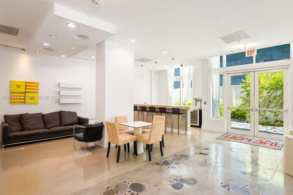 234 NE 3rd St , Unit 909, Miami, FL 33132 Photo