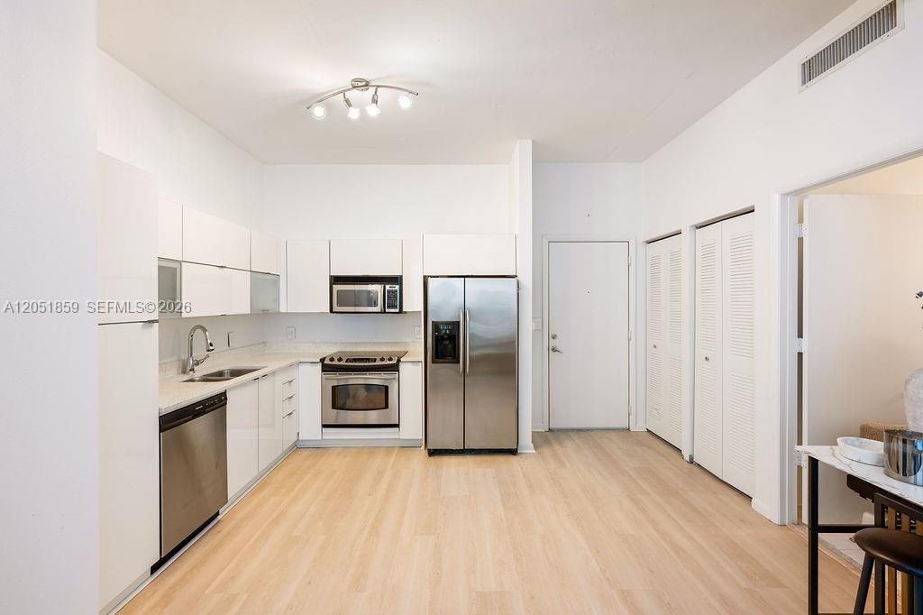 234 NE 3rd St , Unit 909, Miami, FL 33132 Photo