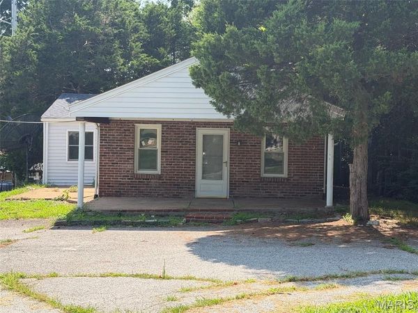5116 Ringer Road , St Louis, MO 63129