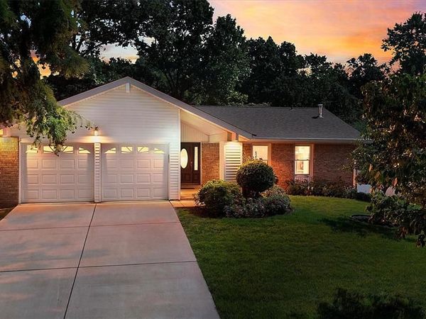 1423 Mautenne Drive , Manchester, MO 63021