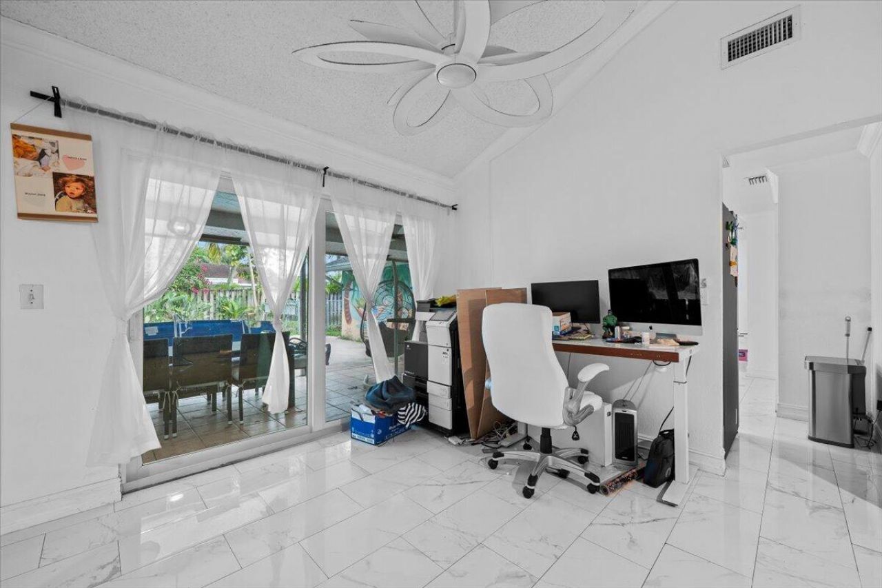 11650 NW 39th Place, Sunrise, FL 33323 Photo