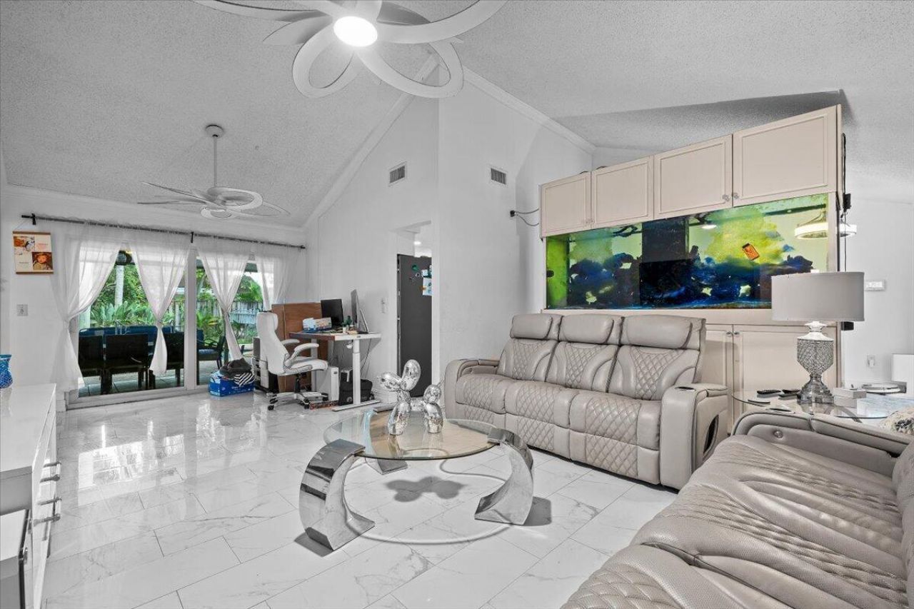 11650 NW 39th Place, Sunrise, FL 33323 Photo