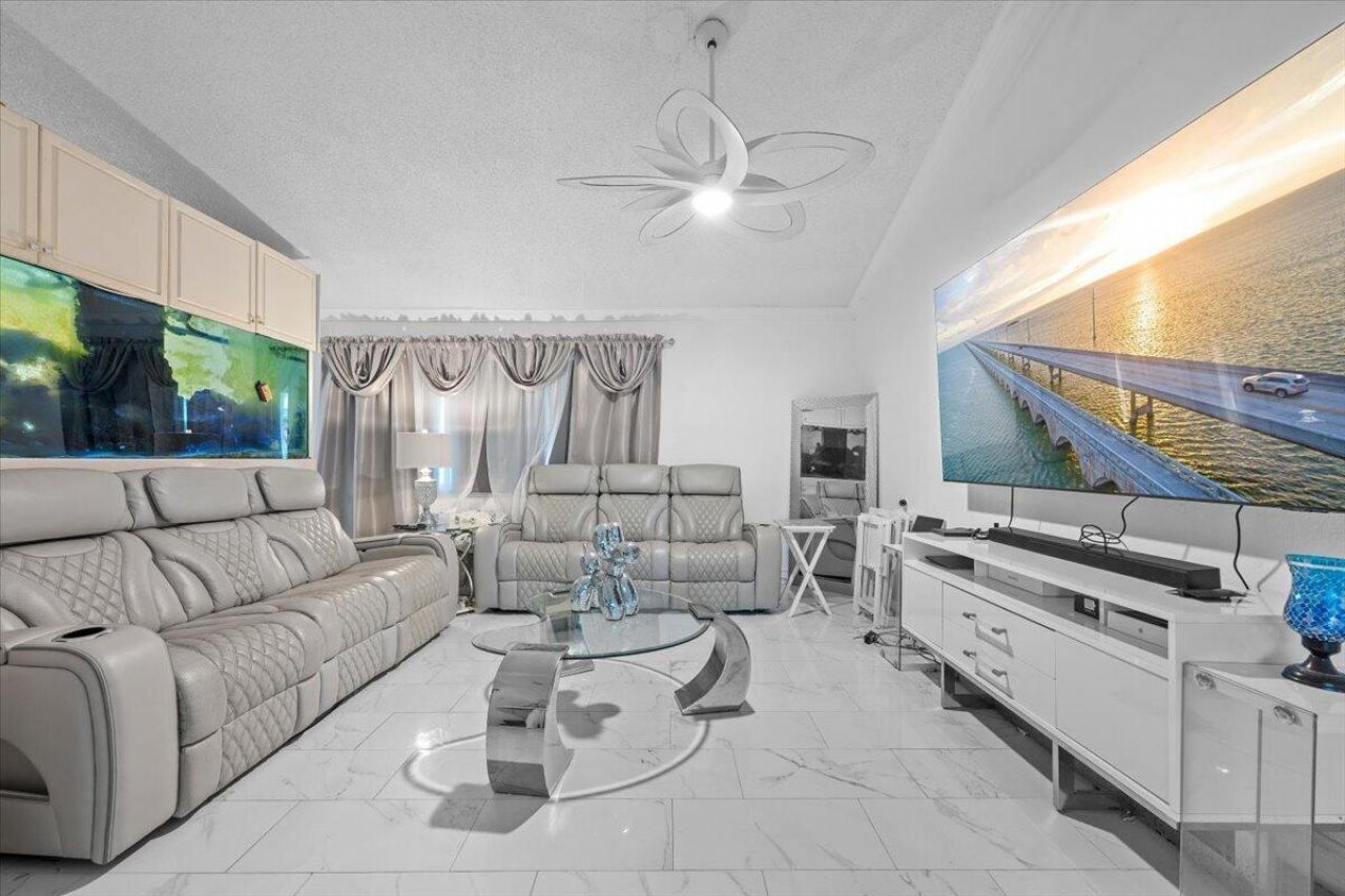 11650 NW 39th Place, Sunrise, FL 33323 Photo