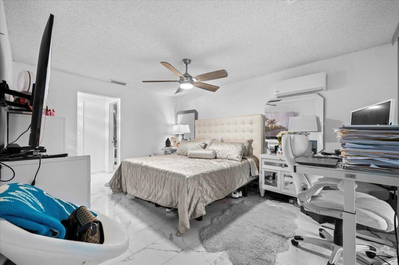 11650 NW 39th Place, Sunrise, FL 33323 Photo