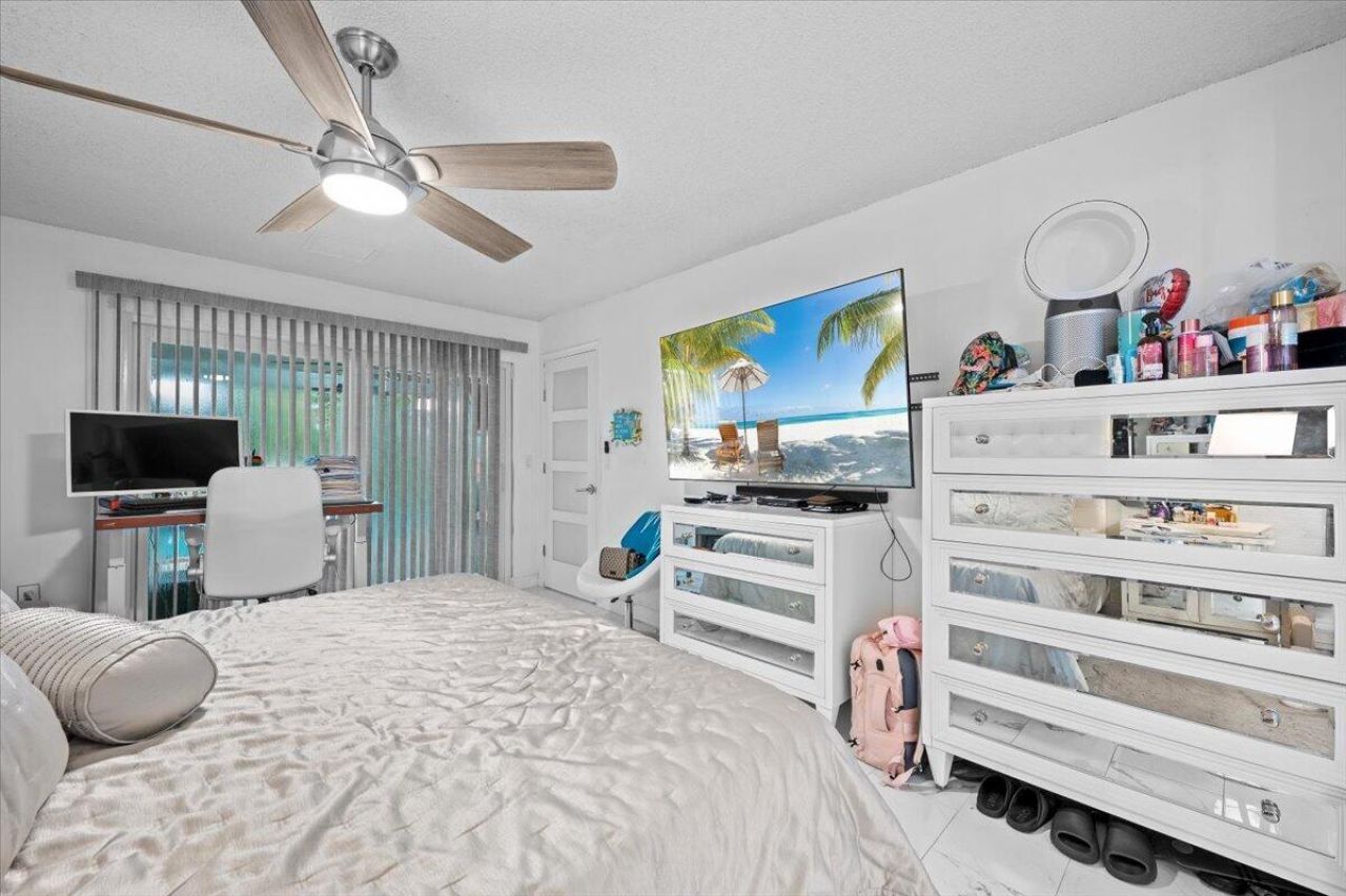 11650 NW 39th Place, Sunrise, FL 33323 Photo