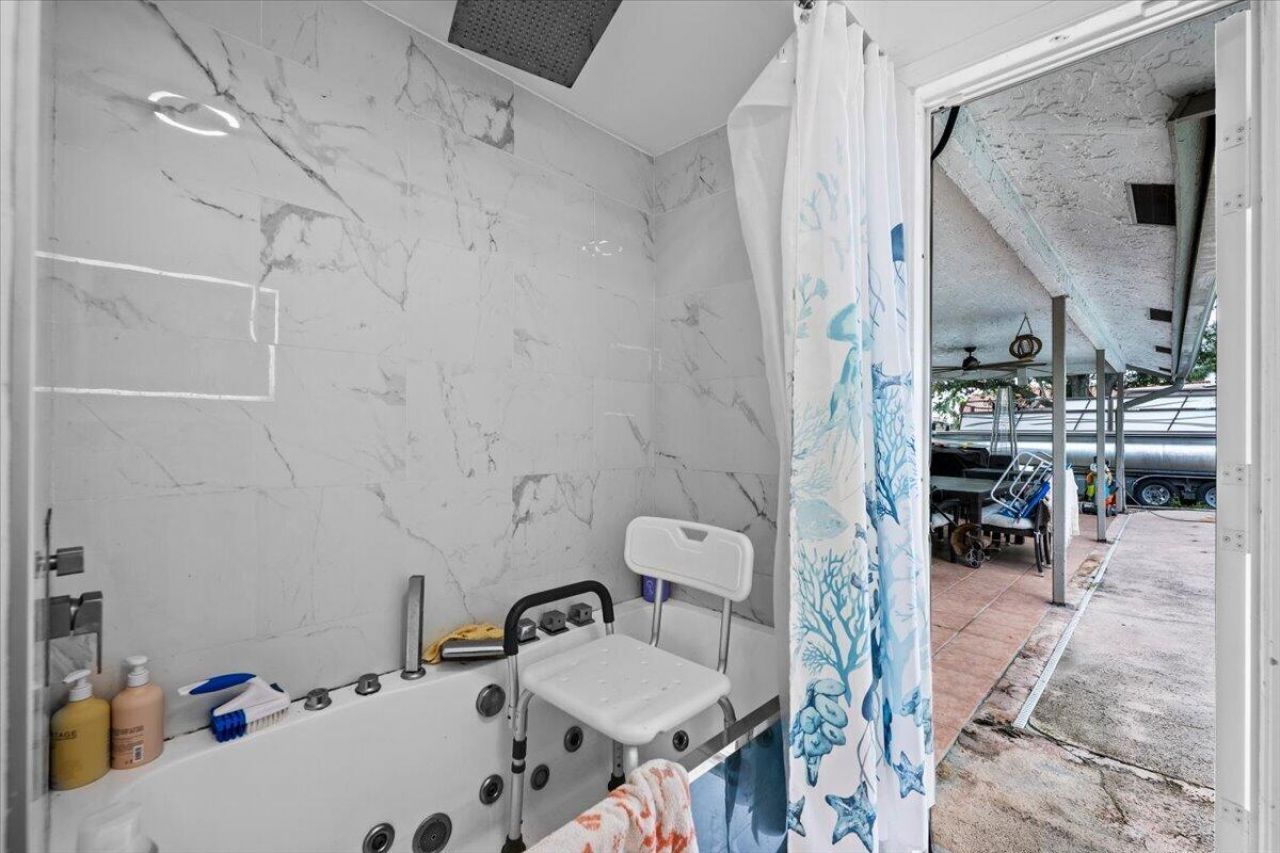 11650 NW 39th Place, Sunrise, FL 33323 Photo