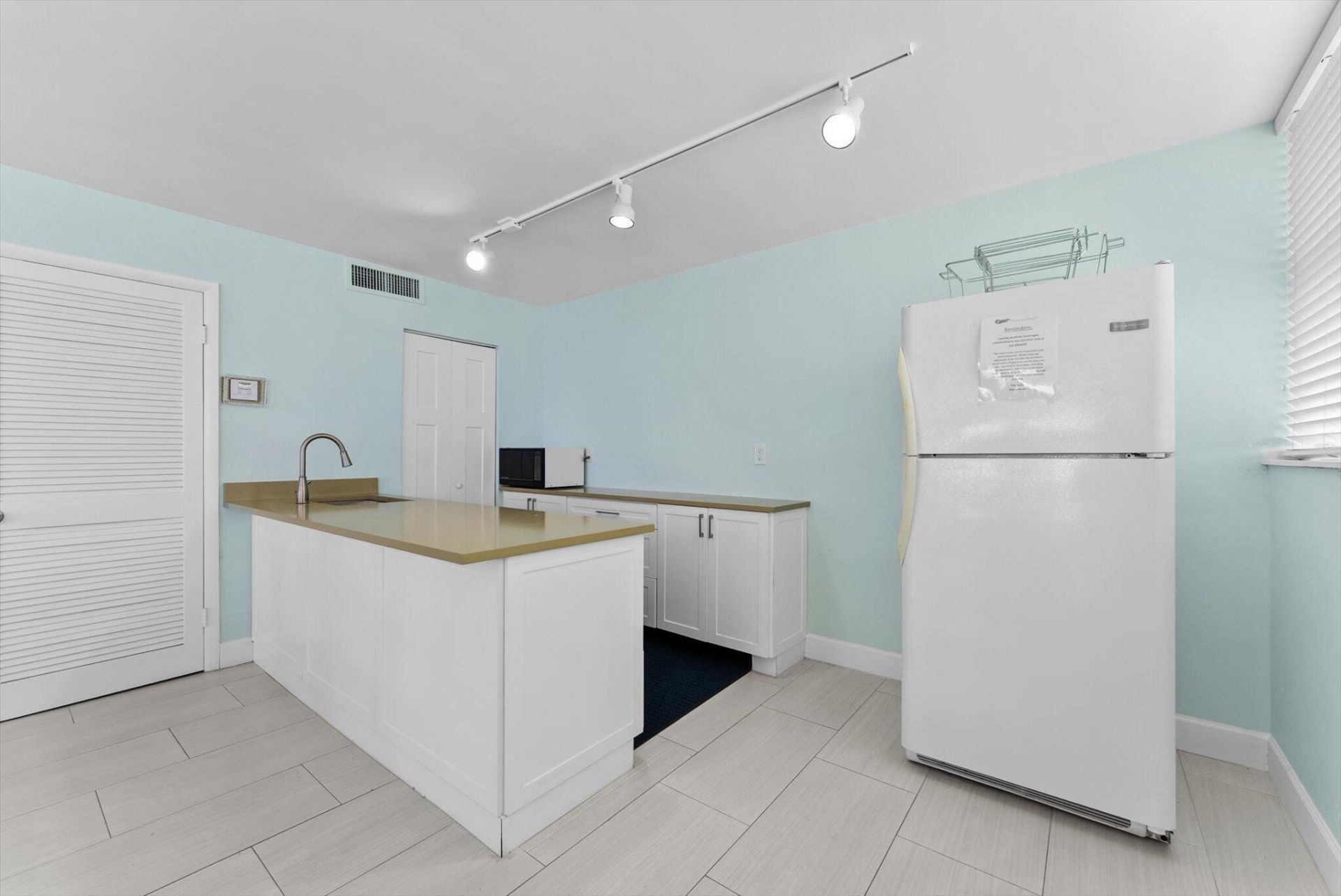 1237 Hillsboro Mile, Unit 604, Hillsboro Beach, FL 33062 Photo