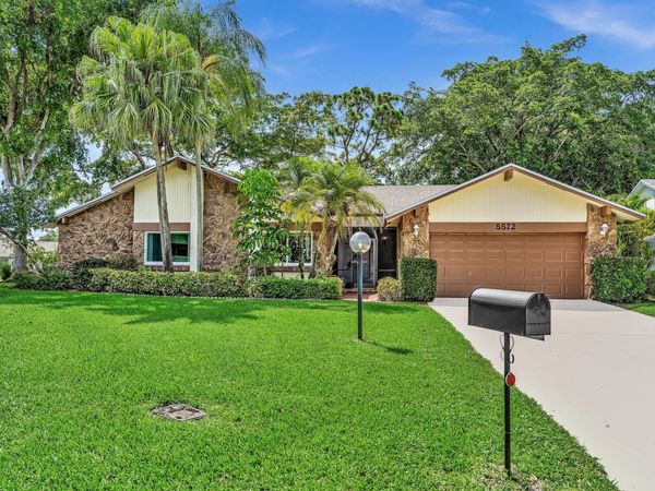 5572 Sugar Mill Court, Delray Beach, FL 33484