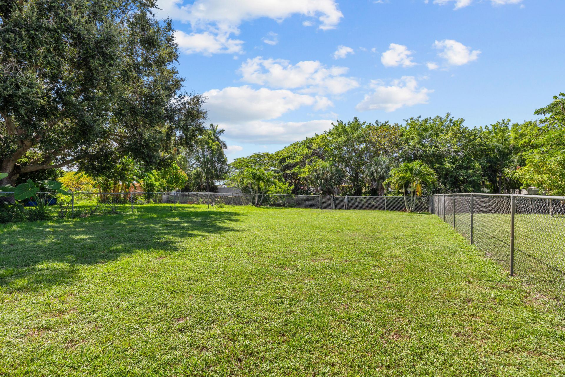 136 Sparrow Drive, Unit B, Royal Palm Beach, FL 33411 Photo