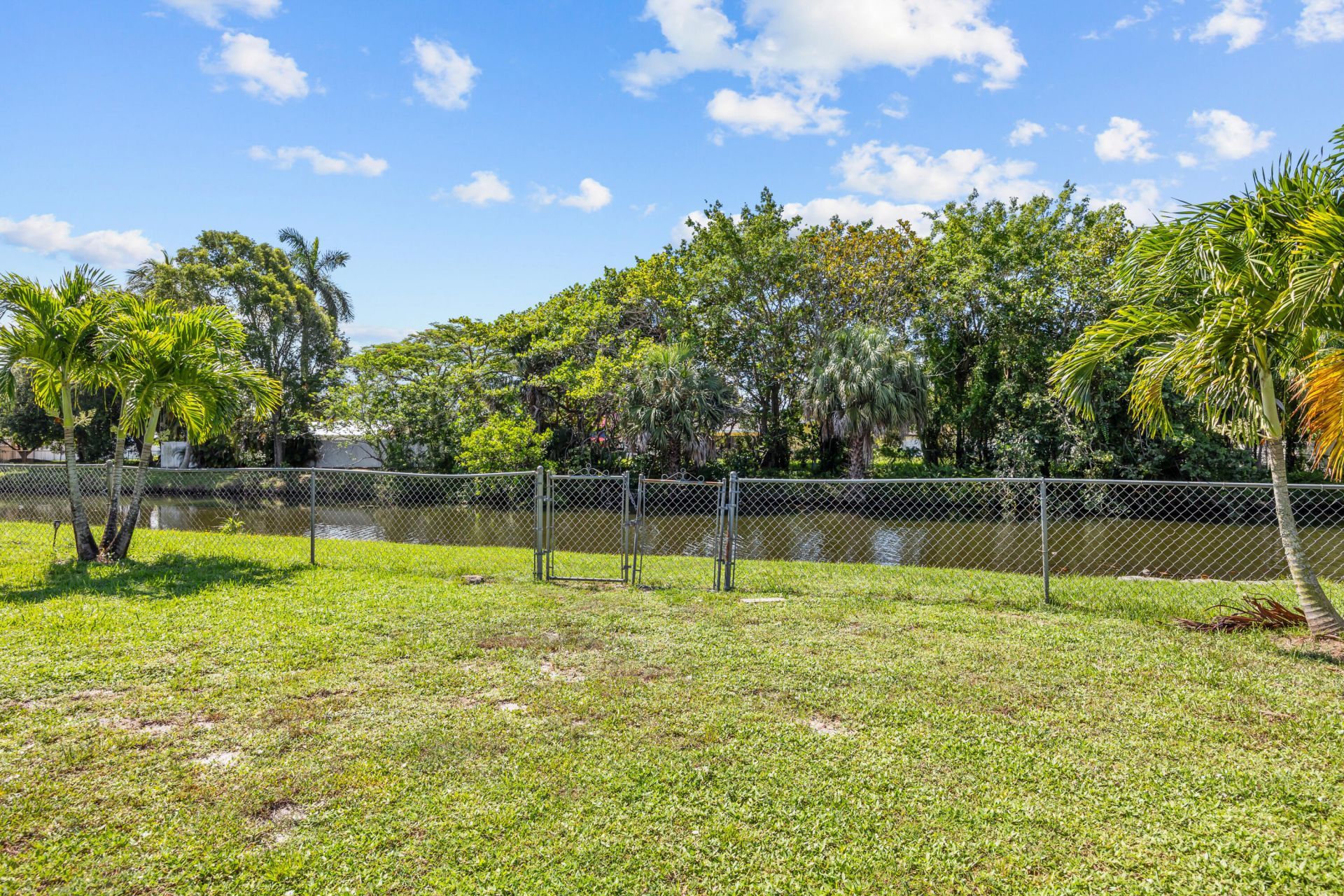 136 Sparrow Drive, Unit B, Royal Palm Beach, FL 33411 Photo