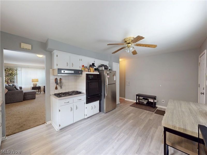 1187 Bonnie Lane, Mayfield Heights, OH 44124 Photo 10