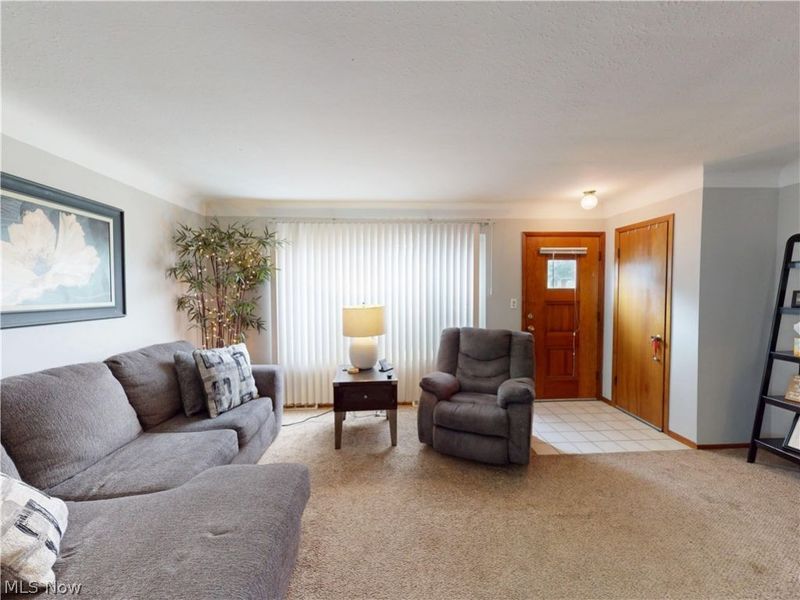 1187 Bonnie Lane, Mayfield Heights, OH 44124 Photo 2