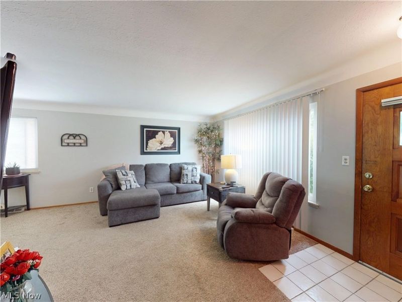 1187 Bonnie Lane, Mayfield Heights, OH 44124 Photo 4
