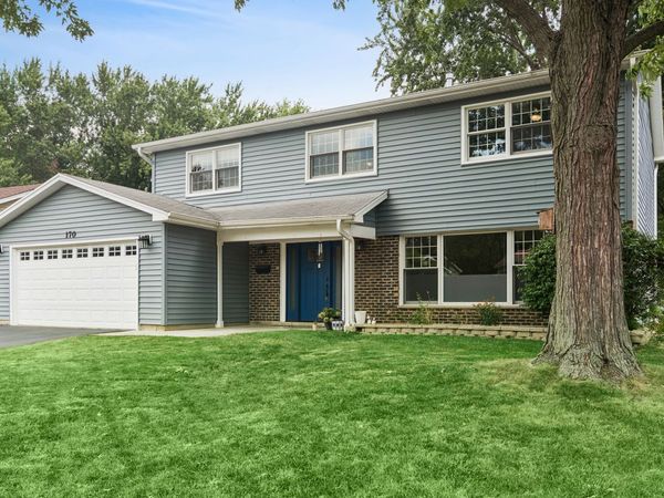 170 Pebble Creek Drive , Lake Zurich, IL 60047