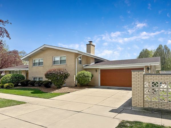 9700 S Kolmar Avenue , Oak Lawn, IL 60453