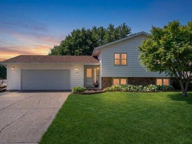 225 20th Street NW, Owatonna, MN 55060
