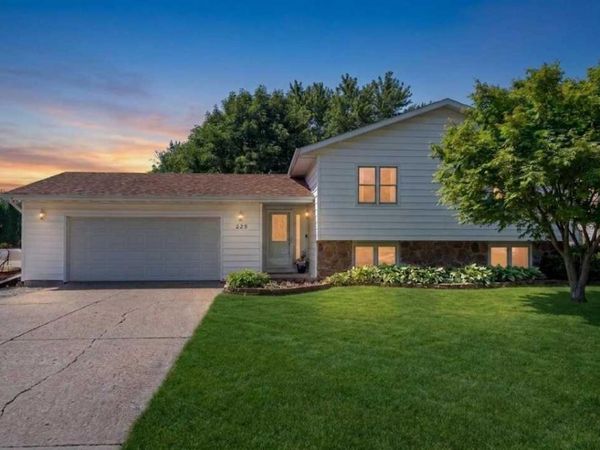 225 20th Street NW, Owatonna, MN 55060