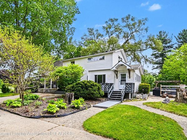 7124 E Clinton Trail, Eaton Rapids, MI 48827