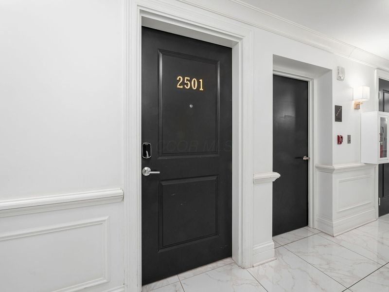 50 W Broad Street, Unit 2501, Columbus, OH 43215 Photo 17