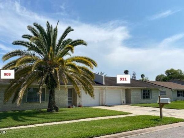 911 New Castle Court, Holly Hill, FL 32117