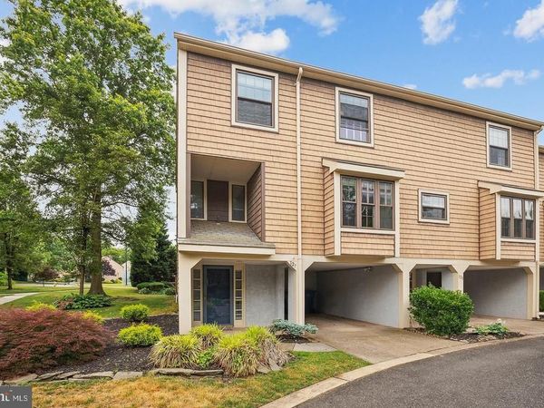 127 KINGS CROFT, CHERRY HILL, NJ 08034